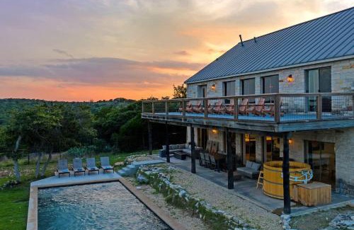 Fredericksburg House | The Point Serene Hill Country Views with Pool & Hot Tub