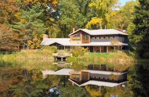 Bernardsville House | The Pond: Gorgeous Secluded Property Close to Town