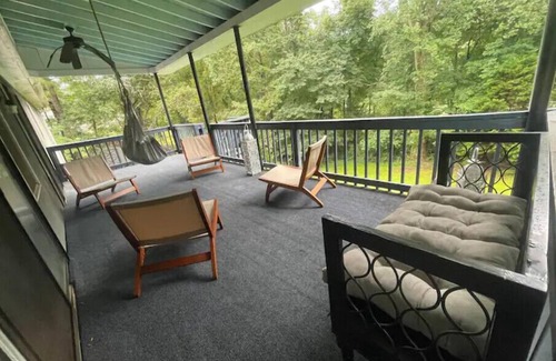 Douglasville House | The Pond View at Creek Valley 6bdrms sleeps 12