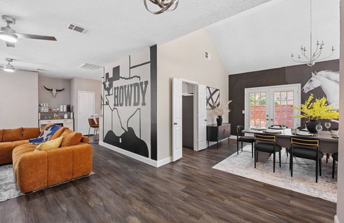 Frisco House | The Pony Haus – Pool, Spa +Climbing Wall sleeps 11 in Frisco TX!