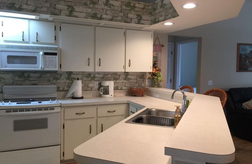 Dunnellon House | The Pool home is near the Rainbow River and 1.6 miles to the KP Hole!