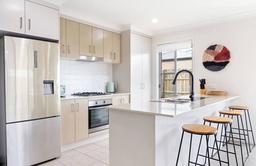 Urraween House | The Pool House Spacious Family Stay at Hervey Bay
