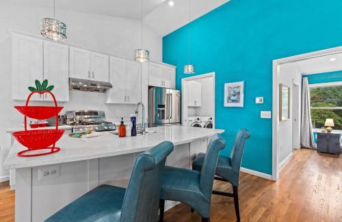 Cape Saint Claire Apartment | The Pool Loft at Poplar Hill