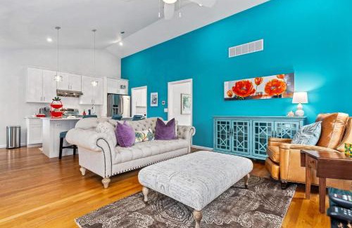 Cape Saint Claire Apartment | The Pool Loft at Poplar Hill