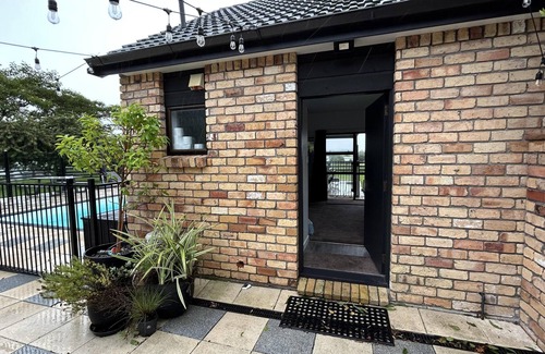 Rotorua House | The Pool Room - Studio unit with shared access to Pool & Spa Pool
