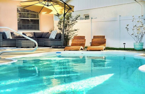Largo House | The Poolside Escape S