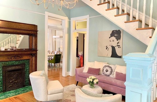 Martha Jefferson House | The Pop Inn - Your Ultimate Getaway