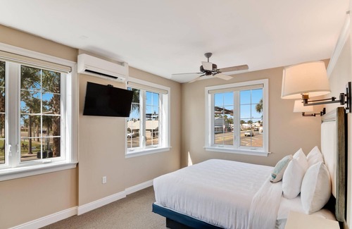 Port St. Joe Hotel | The Port Inn and Cottages, an Ascend Collection Hotel