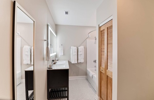 Port St. Joe Hotel | The Port Inn and Cottages, an Ascend Collection Hotel
