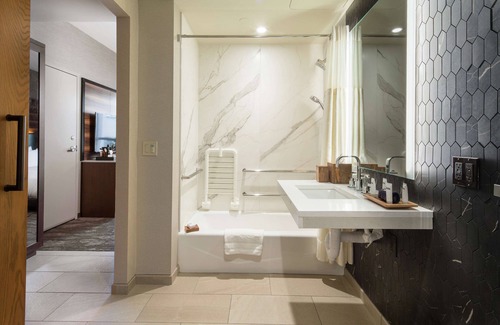 Downtown Portland Hotel | The Porter Portland, Curio Collection by Hilton