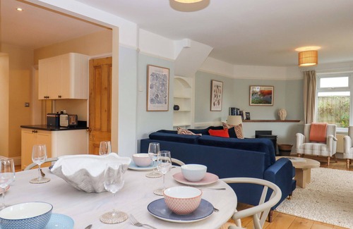 Noss Mayo Cottage | THE PORTHOLE, pet friendly, with open fire in Newton Ferrers
