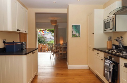 Noss Mayo Cottage | THE PORTHOLE, pet friendly, with open fire in Newton Ferrers