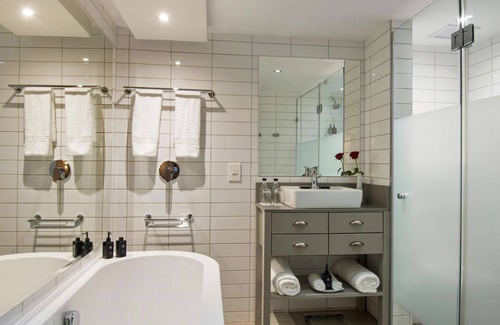 Victoria and Alfred Waterfront Hotel | The Portswood Hotel