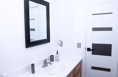 Oklahoma City House | The Posh House OKC- 3 mins to Lake Hefner