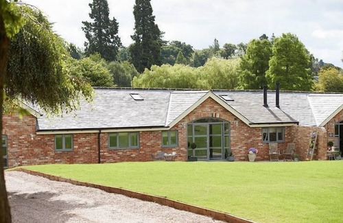 Weston Under Lizard House | The Potting Shed on the Weston Park Estate is self-catering cottage ideal for a romantic stay