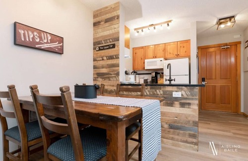 East Kootenay Condo | The Powder Nook | Hot Pools | Mile 1 Express Chair