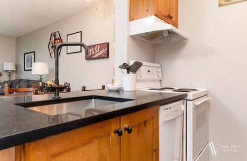 East Kootenay Condo | The Powder Nook | Hot Pools | Mile 1 Express Chair