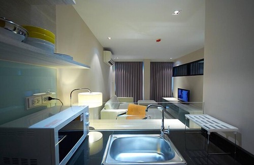 Sathorn Hotel | The Present Sathorn