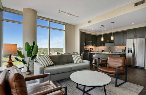 Houston Apartment | The Preston Beauty I Premium 2BR in Dallas