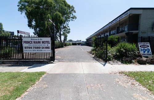 Doveton Hotel | The Prince Mark Motel