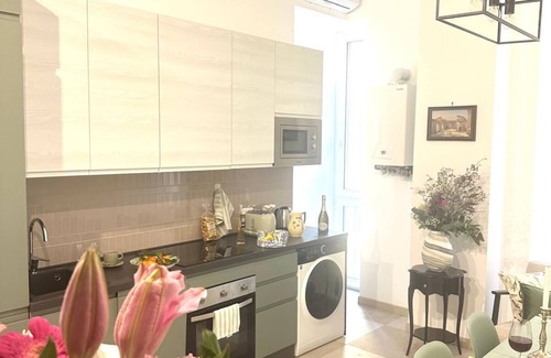 Esquilino Apartment | The Prince Suite: Renovated 3-bedroom/2-bathroom in Central Rome With AC
