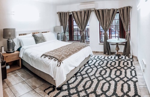 Faerie Glen House | The property is thatched roof house with a homely feeling, home away from home.