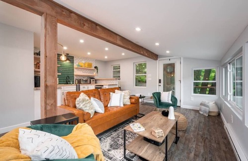 Turkey City House | The Propless Retreat-Peaceful Riverfront Getaway-Hiking, Rails to Trails, Kayak