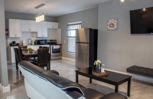 Downtown Niagara Falls House | The Prospect Point-4BR, 1.5 Bath , Minutes From Falls & Casino on the US side.