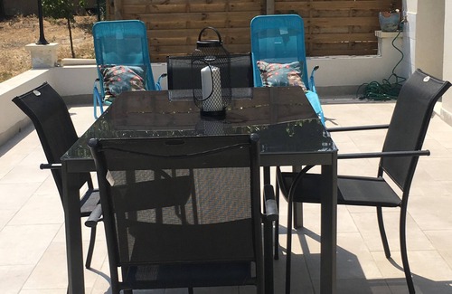 Morieres-les-Avignon Apartment | The Provencal break