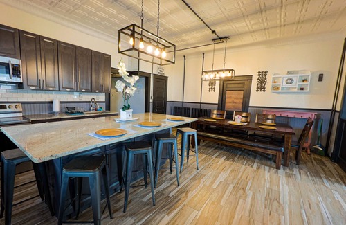 Niagara Falls Apartment | The Pub with Private Yard & Parking, Near the Falls & Casino by Niagara Hospitality