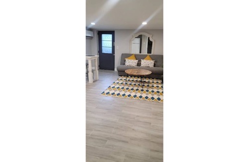 West Hempstead Apartment | The Q Placen~Very cozy and private retreat Estudio/apartment~