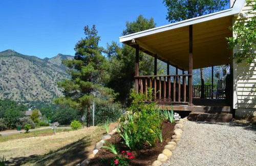 Three Rivers House | The Quail's Nest