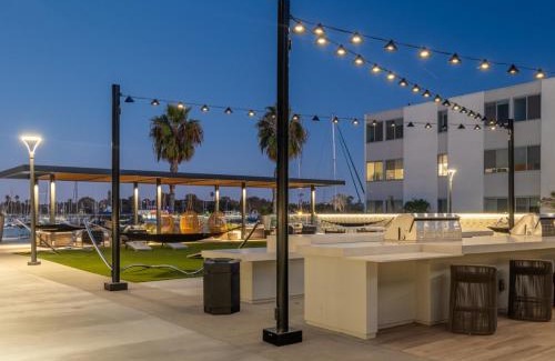 Marina del Rey Apartment | The Quartz Nook - Elegant 1BR Zen garden View Marina Side