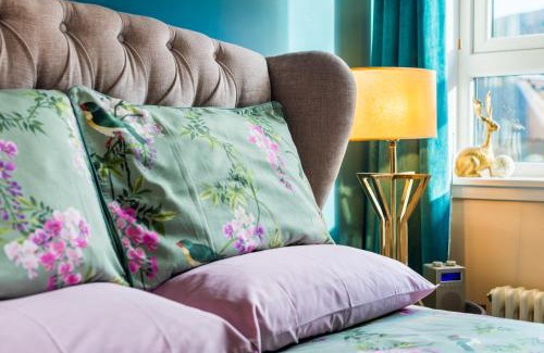 Old Town Apartment | The Queens View