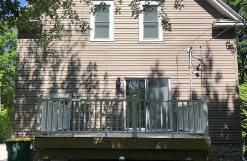 Green Bay House | The Quincy Property (3.4 Mi to Lambeau and Resch)