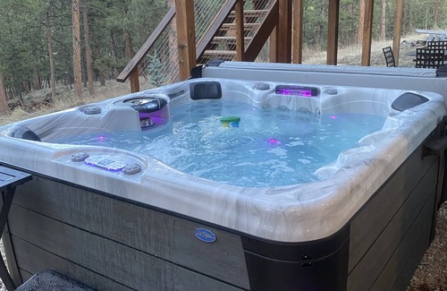 Bailey House | THE RÛSTIC MTN HOUSE 4B 3BA Cal Spas Hot Tub 2.5 Acres Private 🌲