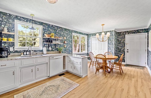 Travelers Rest House | The Rabbit Hole - cozy retreat in downtown Travelers Rest.