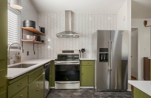 Tulsa House | The Radical Retro at the EXPO! 3 BR/2 BATH