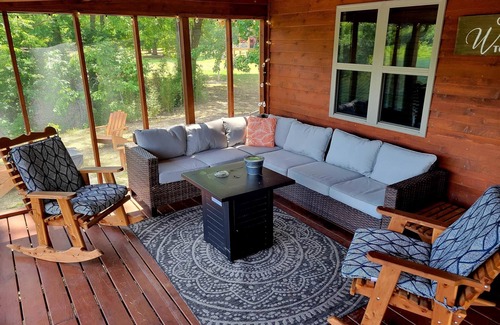 Calico Rock House | The Rainbow - Cabin 2 -Amazing White River frontage views!
