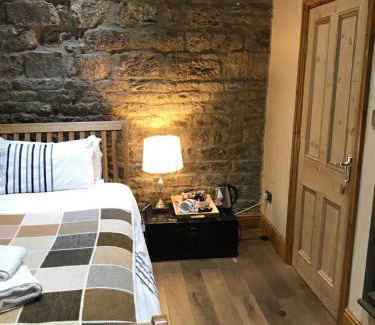 Littleborough Hotel | The Rake Tapas Accommodation
