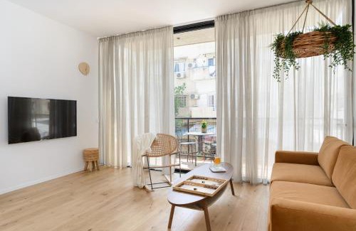 Tel Aviv City Center Apartment | The Rambam Residence - By Localz Group