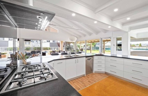West Busselton House | The Ranch Beachside Pool Retreat with Tennis Court