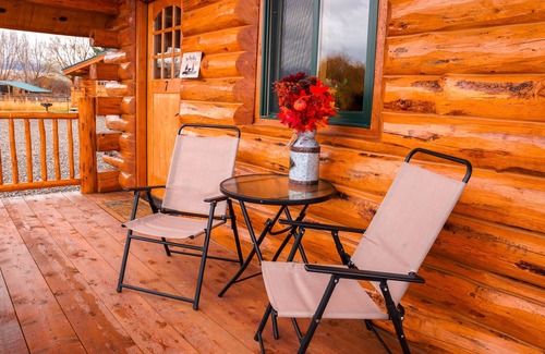Salmon Cabin | The Ranch House Cabin at J&J Cabins