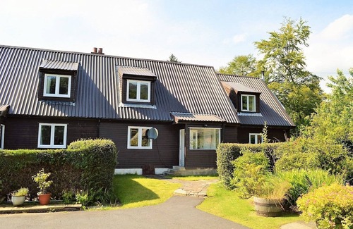 Dunoon House | The Ranch Lodge, near Dunoon, pet friendly, sleeps 8 with out-door hot-tub