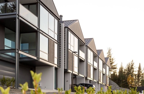 Queenstown Apartment | The Rata Apartment - Ground Floor - Private Entrance