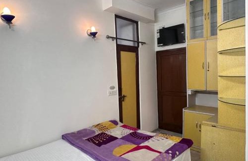 Saket Apartment | The Raveesh Apartment J42