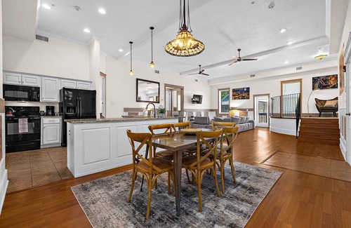 Lincolnville Condo | The Ray - 2nd Floor Historic Condo- Walk to DNTN