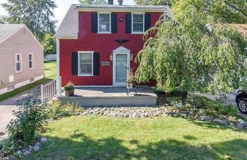 Redford House | ★ The Red House ★ | New & Modern home