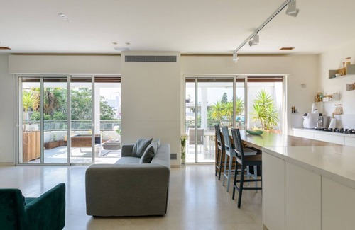 Tel Aviv House | The real Tel Aviv - Gordon Street Penthouse with swimming pool