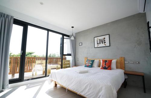 South Beach Bed & Breakfast | The Red Hotel